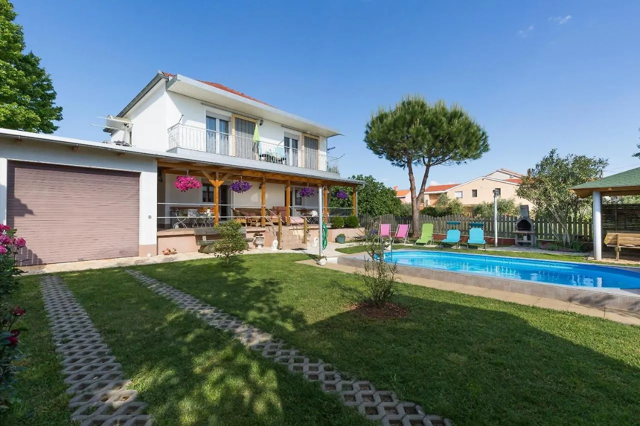 Apartment Twisting By The Private Pool Zadar Croatia