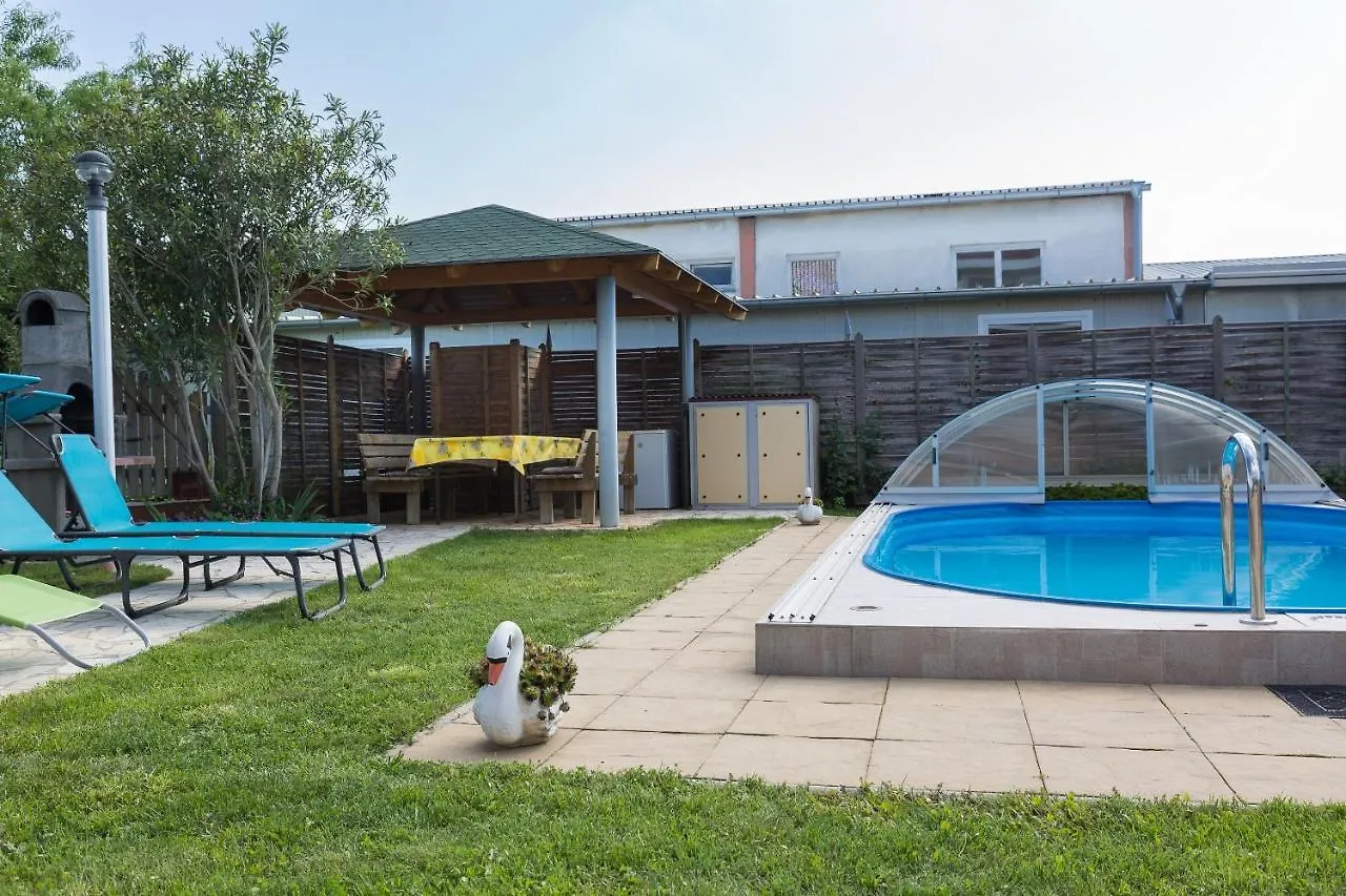 Apartment Twisting By The Private Pool Zadar