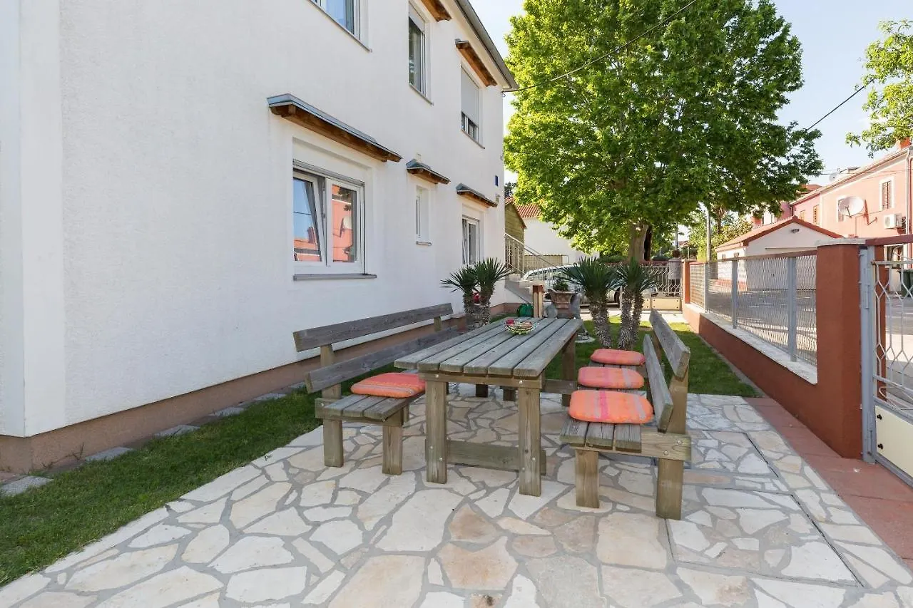 Apartment Twisting By The Private Pool Zadar