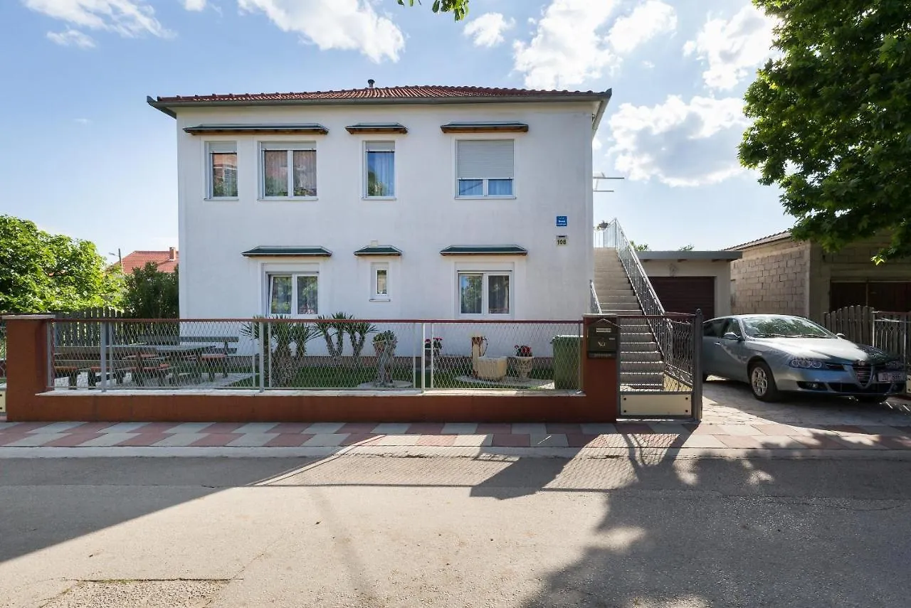 Apartment Twisting By The Private Pool Zadar Croatia