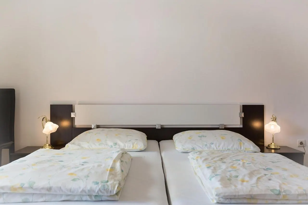 Apartment Twisting By The Private Pool Zadar