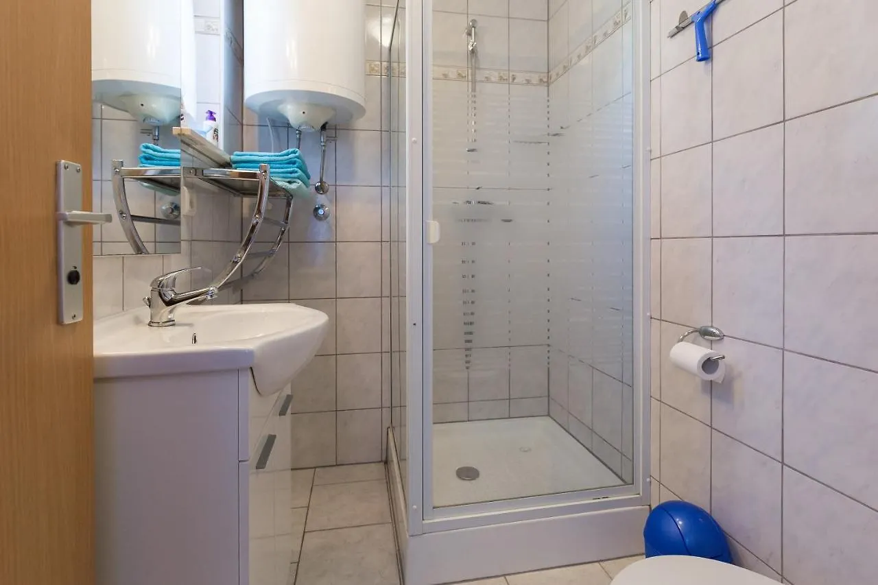 Apartment Twisting By The Private Pool Zadar