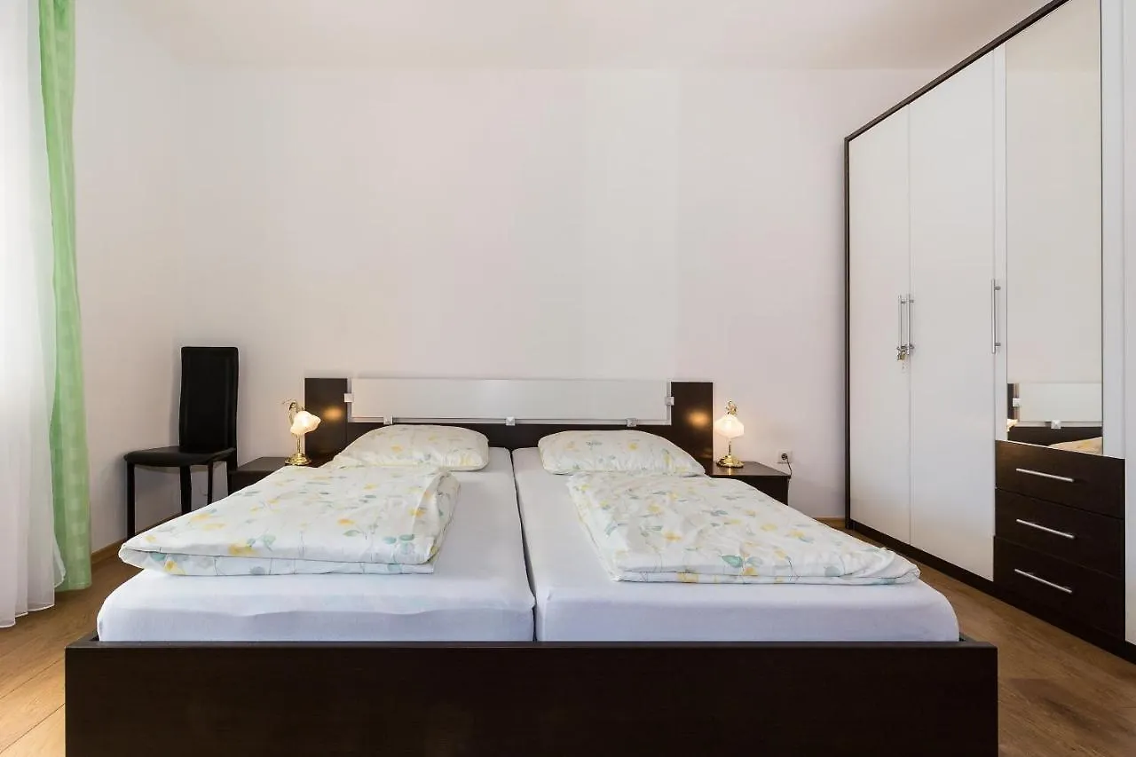 Apartment Twisting By The Private Pool Zadar Croatia