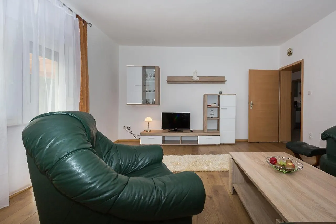 Apartment Twisting By The Private Pool Zadar