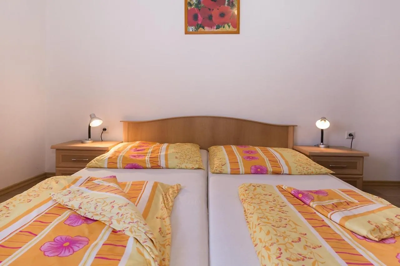 Apartment Twisting By The Private Pool Zadar Croatia