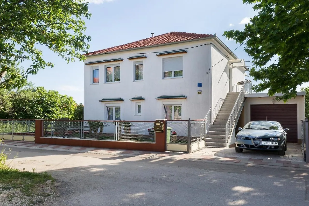Apartment Twisting By The Private Pool Zadar