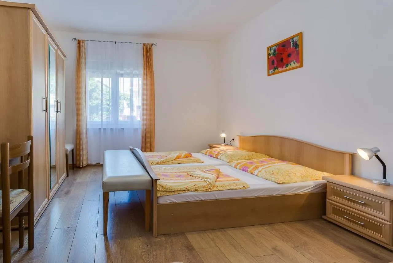 Apartment Twisting By The Private Pool Zadar