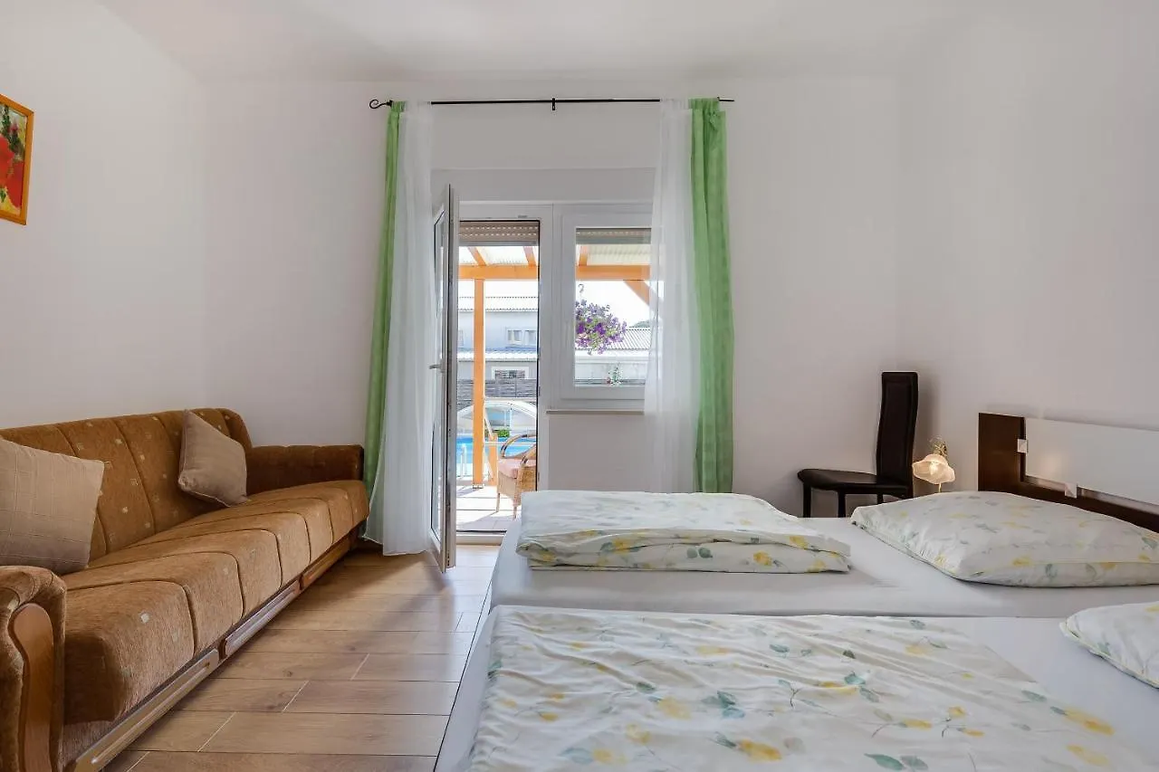 Apartment Twisting By The Private Pool Zadar