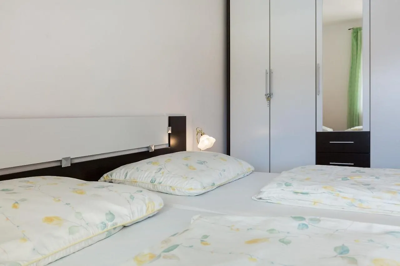 Apartment Twisting By The Private Pool Zadar Croatia