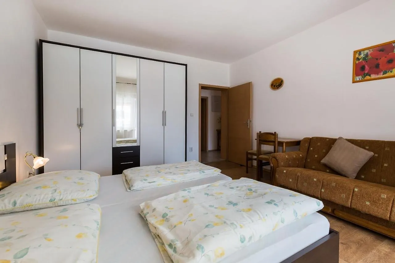 Apartment Twisting By The Private Pool Zadar