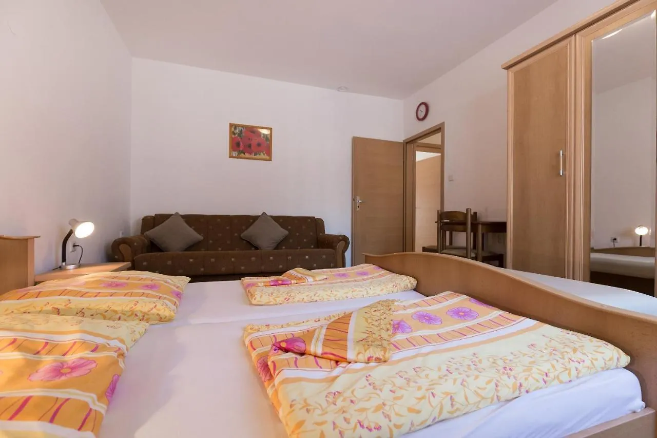 Apartment Twisting By The Private Pool Zadar